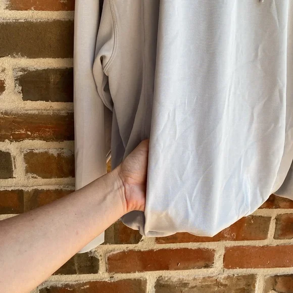 Athleta Seasoft Bubble Hem Hoodie in light blue gray Size L - Picture 6 of 16